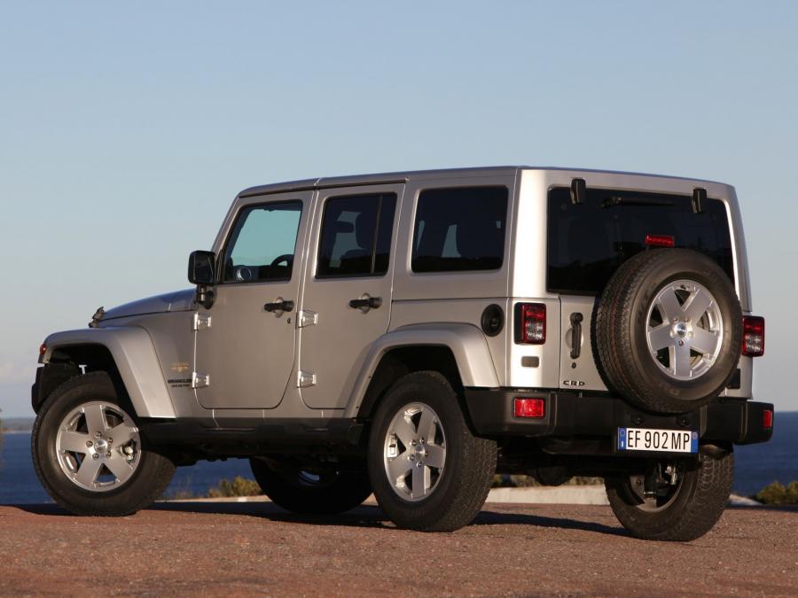  Jeep Wrangler Sahara Unlimited 2011 года  (EU) (фото 2 из 30)